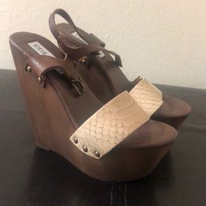 Steve Madden wooden leather platforms